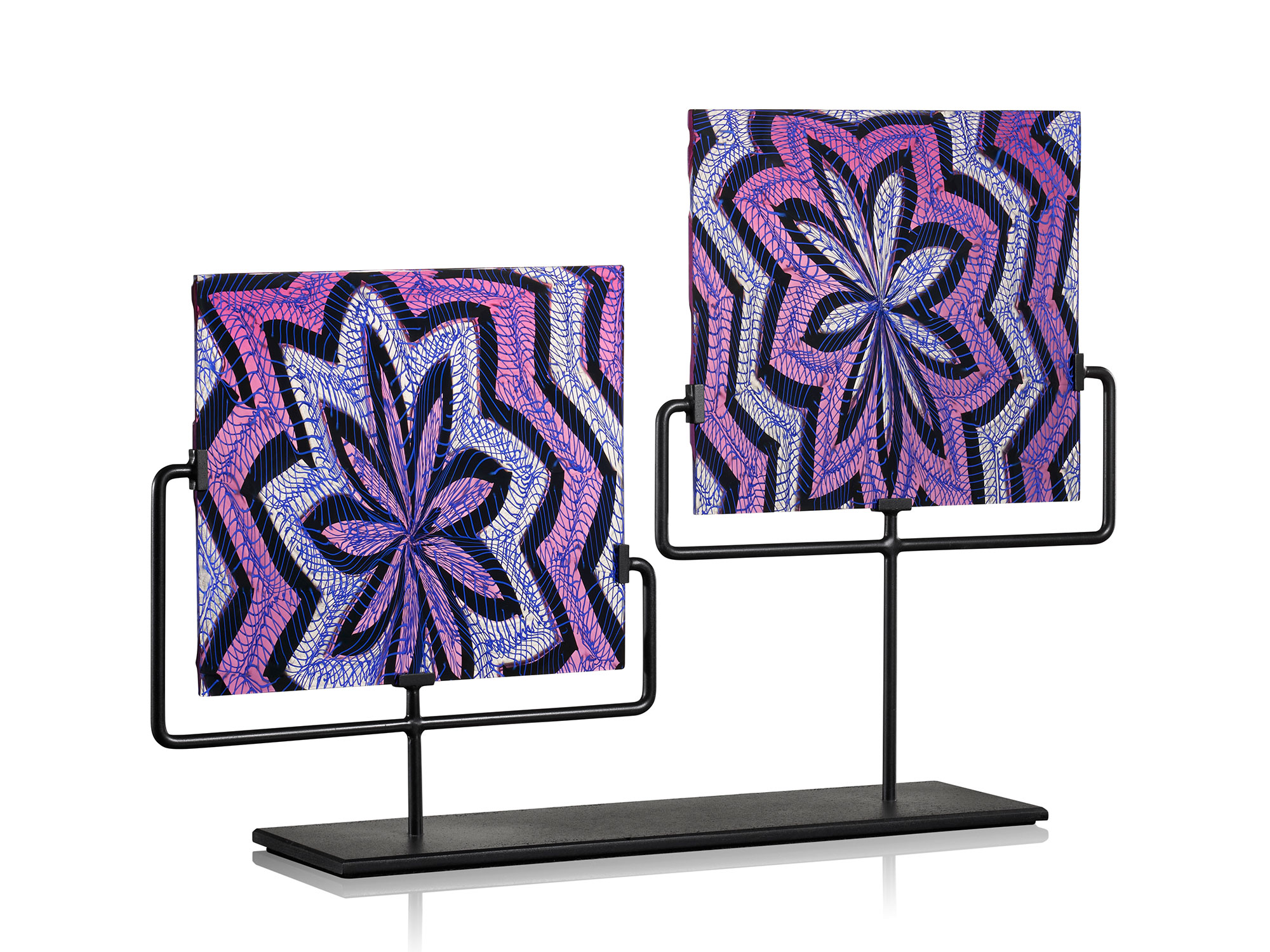 WEB_Josh-Bernbaum_Parallax-2-panels-with-stand