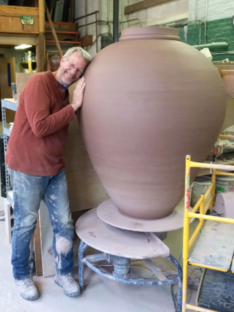 WEB_Stephen-Procter-with-Big-Pot